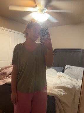 American Eagle Outfitters Olive Green V-Neck Short Sleeve Tee